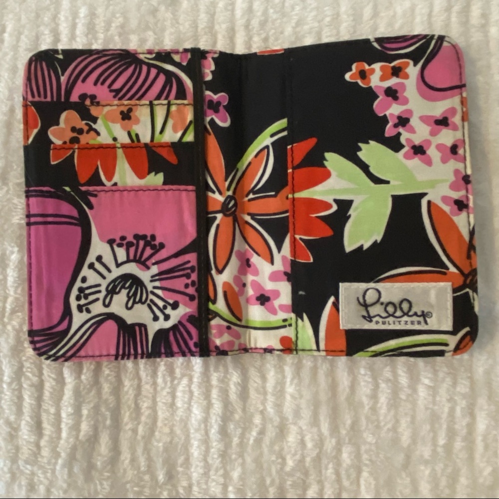 EUC Lilly Pulitzer Passport Case and Card Case